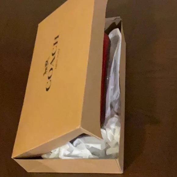 Authentic Coach Red Shoulder/Crossbody Bag - Picture 16 of 16